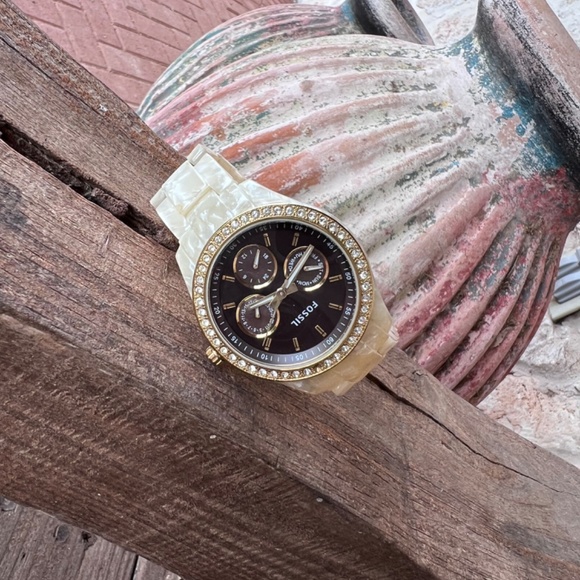 Watch - Picture 2 of 2